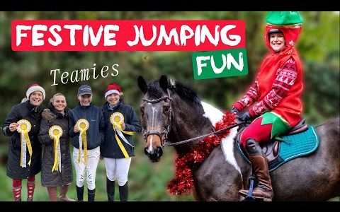 Jumping my Horse dressed as a CHRISTMAS CRACKER | Xmas Team Showjumping